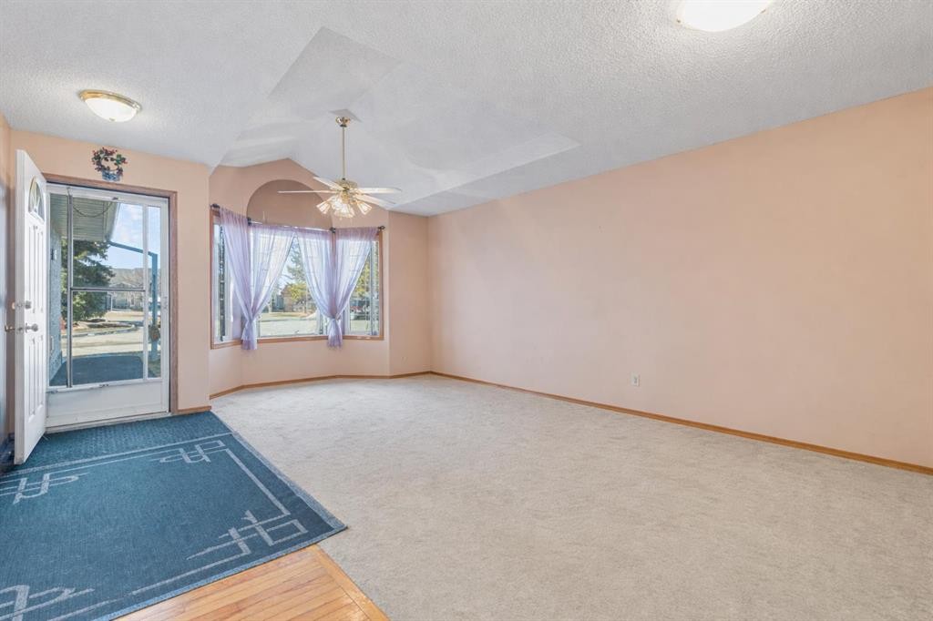 13 Park Ln Place, Strathmore, AB - Indoor Photo Showing Other Room