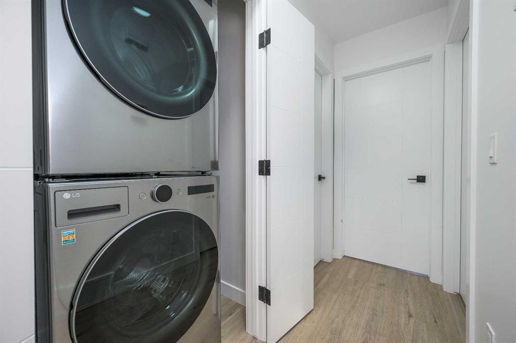 4249 Catalina Boulevard Ne, Calgary, AB - Indoor Photo Showing Laundry Room