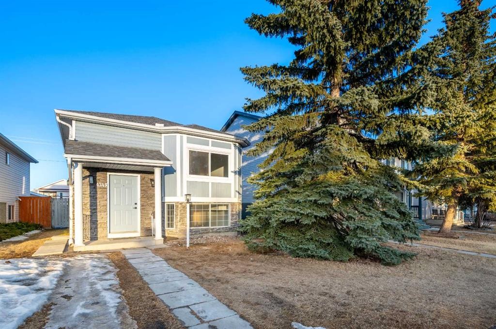 4249 Catalina Boulevard Ne, Calgary, AB - Outdoor