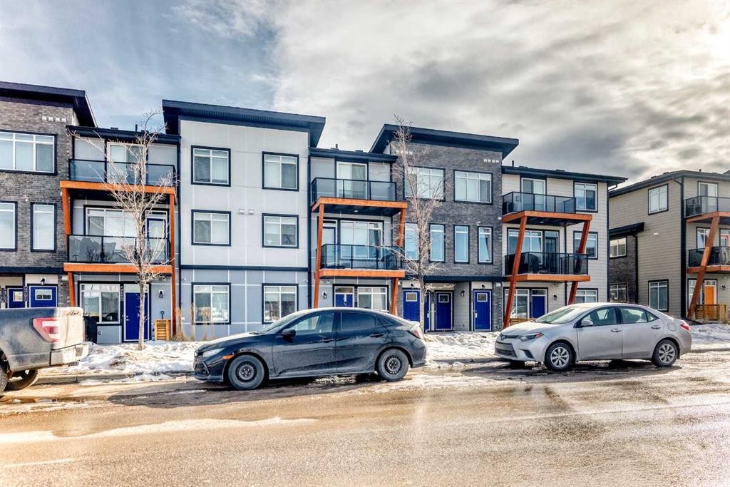 4697 Seton Drive Se, Calgary, AB - Outdoor