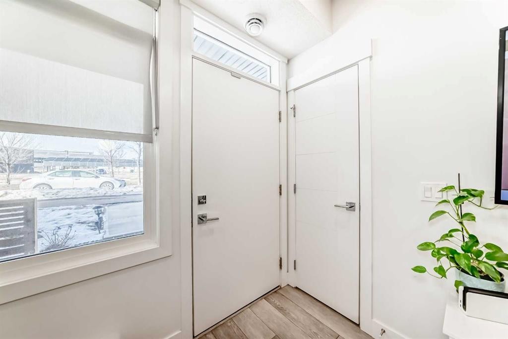 4697 Seton Drive Se, Calgary, AB - Indoor Photo Showing Other Room