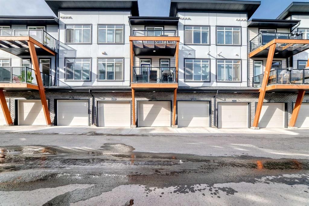 4697 Seton Drive Se, Calgary, AB - Outdoor