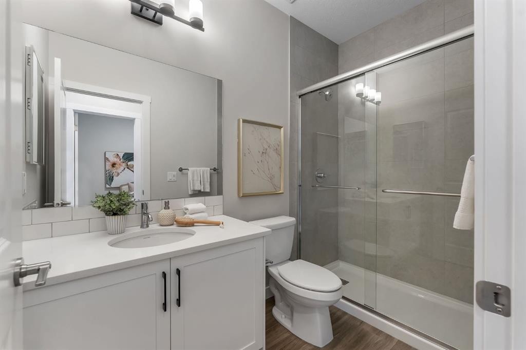 11 Fireside Common, Cochrane, AB - Indoor Photo Showing Bathroom