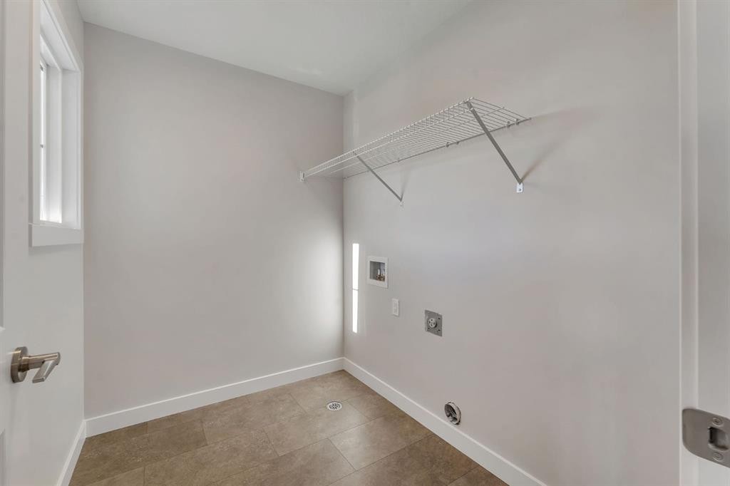 11 Fireside Common, Cochrane, AB - Indoor