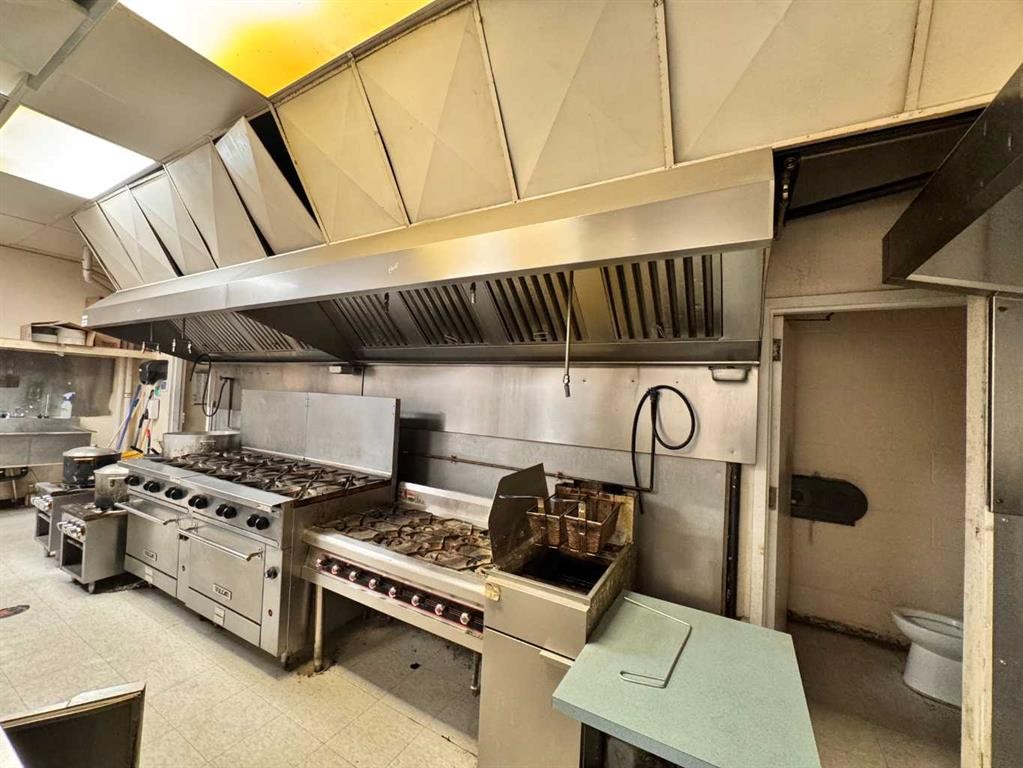 310 Centre Street Se, Calgary, AB