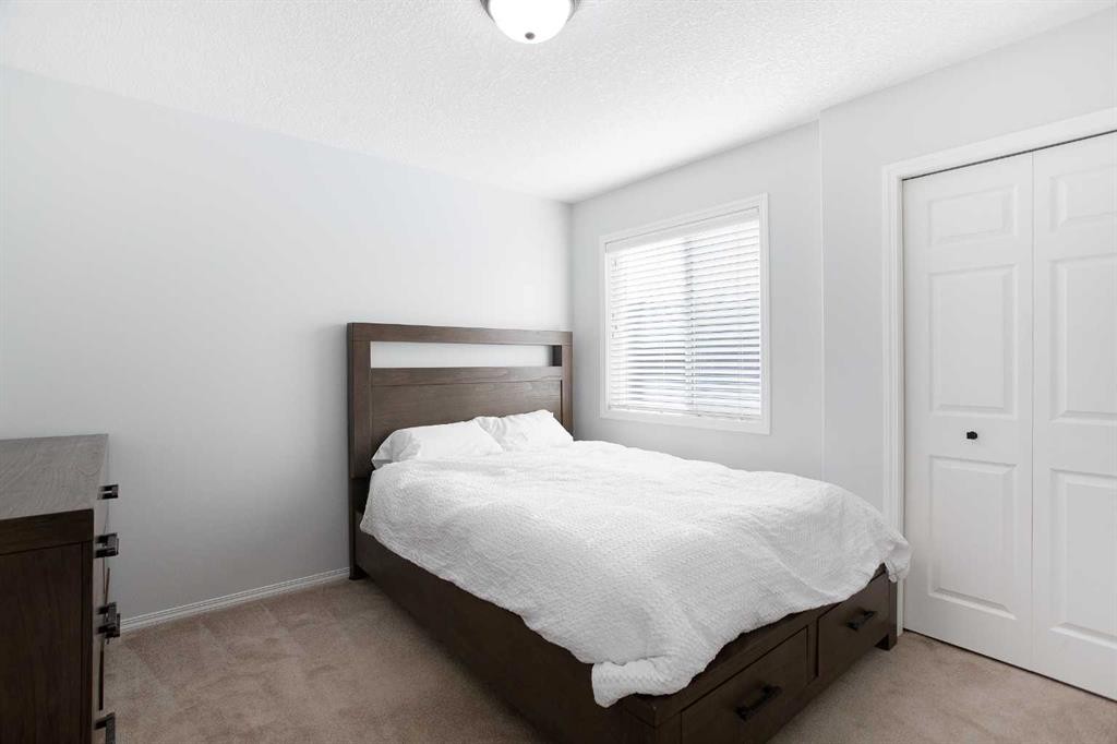 54 Springborough Point Sw, Calgary, AB - Indoor Photo Showing Bedroom