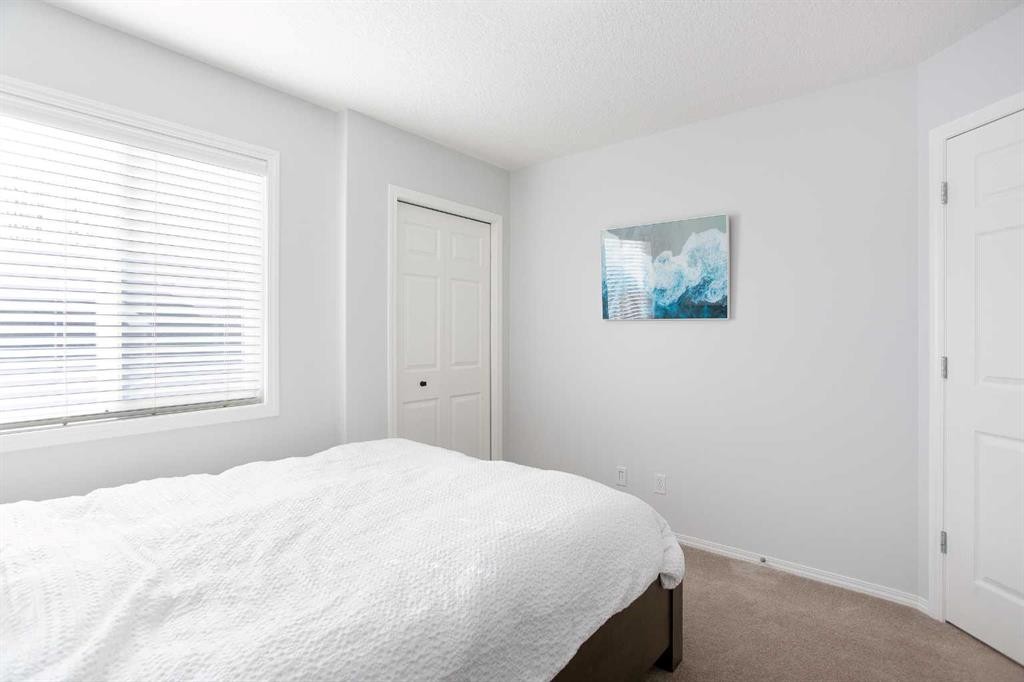 54 Springborough Point Sw, Calgary, AB - Indoor Photo Showing Bedroom