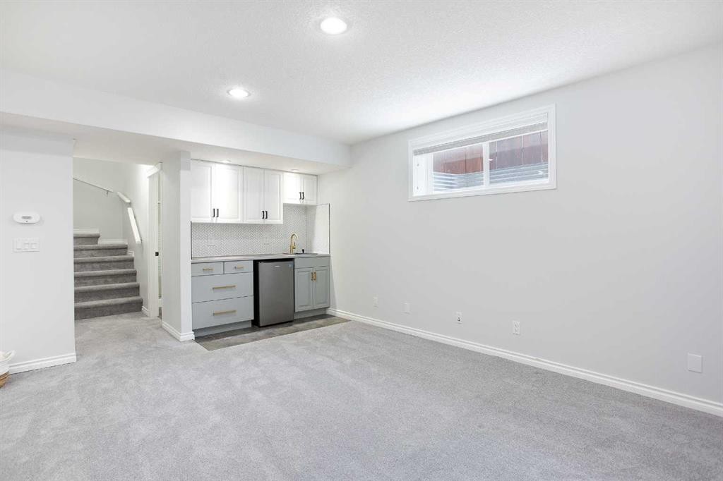 54 Springborough Point Sw, Calgary, AB - Indoor