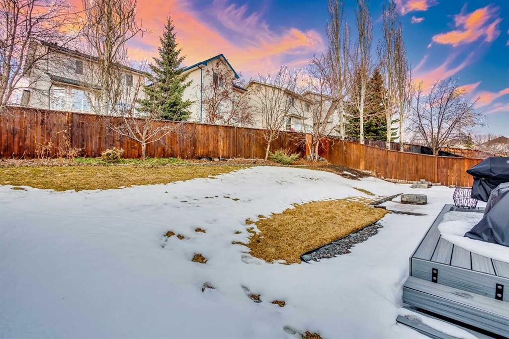 54 Springborough Point Sw, Calgary, AB - Outdoor