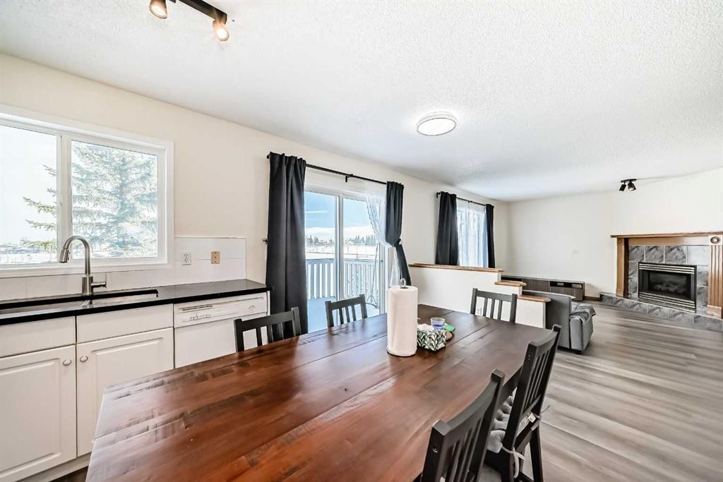 136 Citadel Crest Circle Nw, Calgary, AB - Indoor Photo Showing Other Room