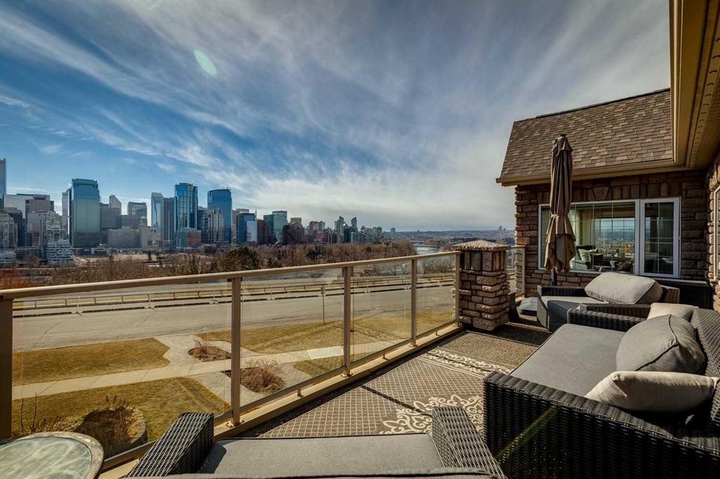 228 Crescent Road Nw, Calgary, AB - Outdoor