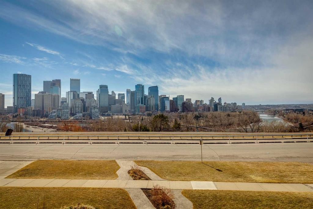 228 Crescent Road Nw, Calgary, AB - Outdoor With View