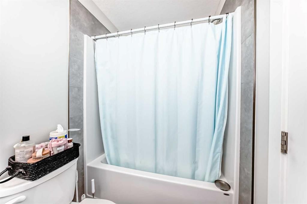 294 Canals Crossing Sw, Airdrie, AB - Indoor Photo Showing Bathroom