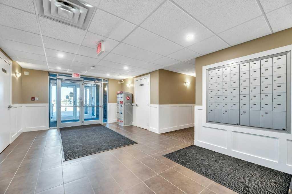 102-1005B Westmount Drive, Strathmore, AB - Indoor Photo Showing Other Room