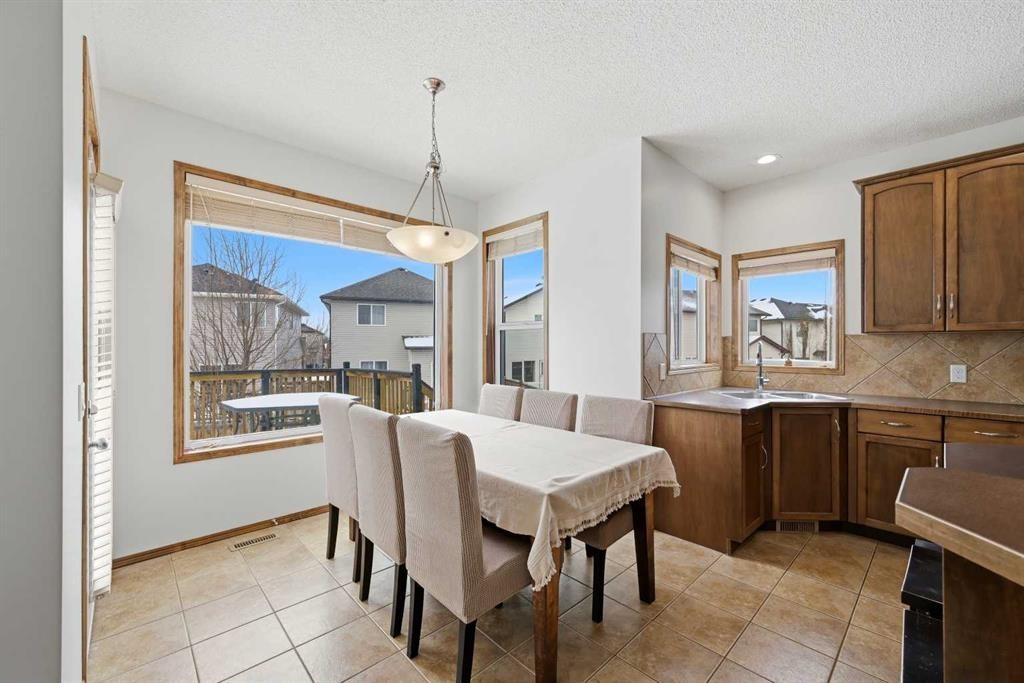 125 Panamount Heath Nw, Calgary, AB - Indoor Photo Showing Other Room