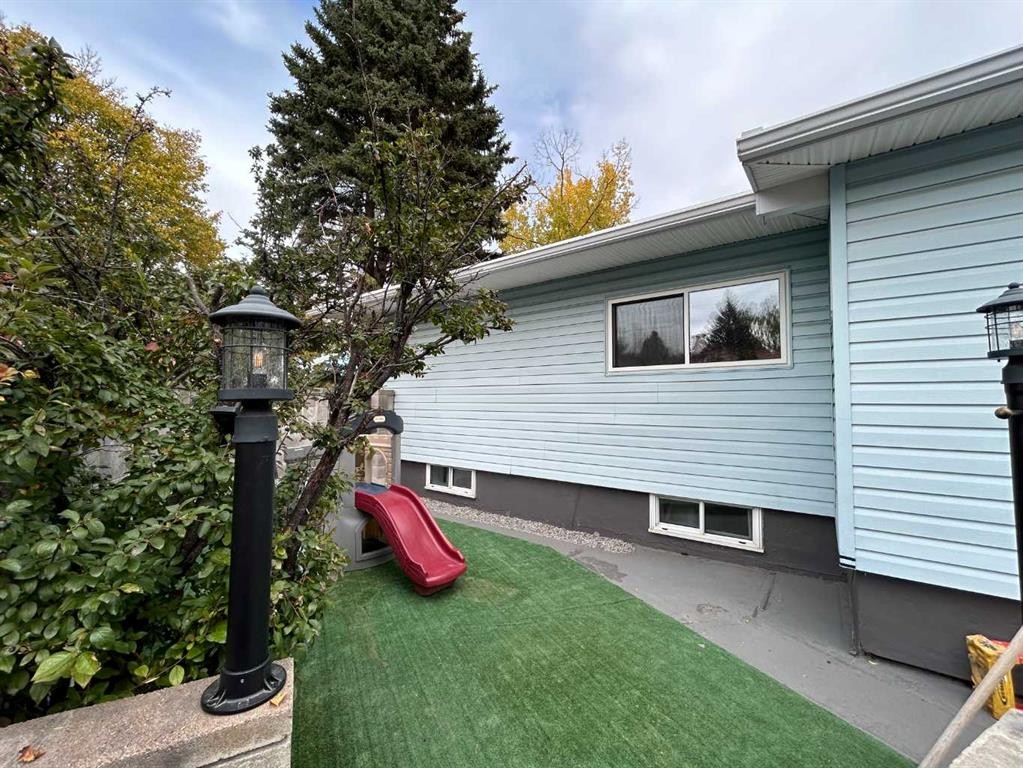 8043 Elbow Drive Sw, Calgary, AB - Outdoor