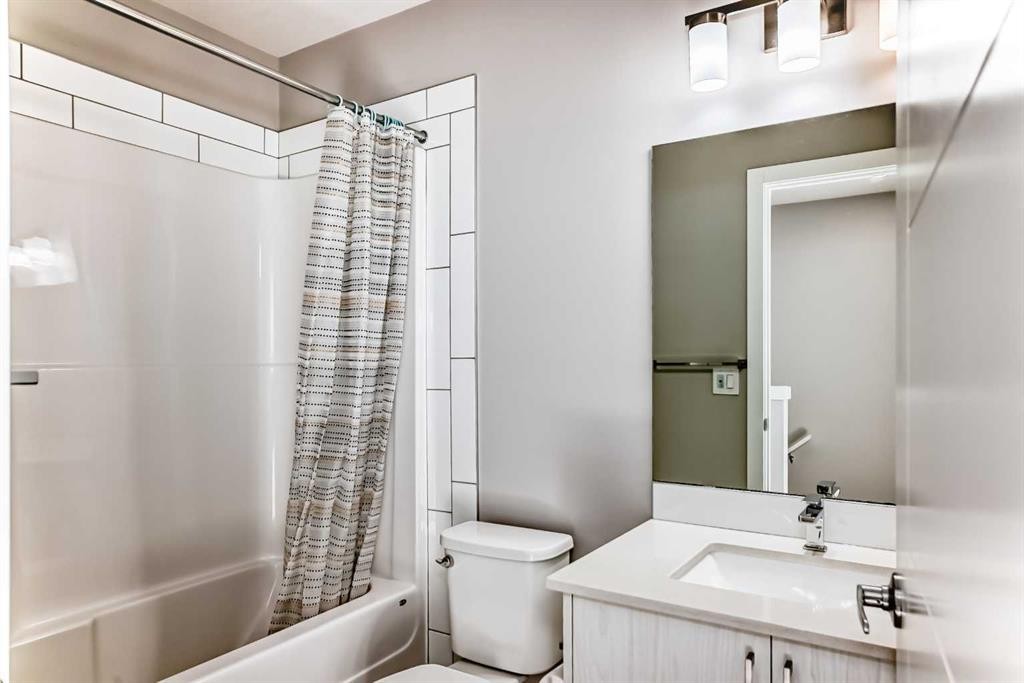 57 Skyview Ranch Avenue Ne, Calgary, AB - Indoor Photo Showing Bathroom