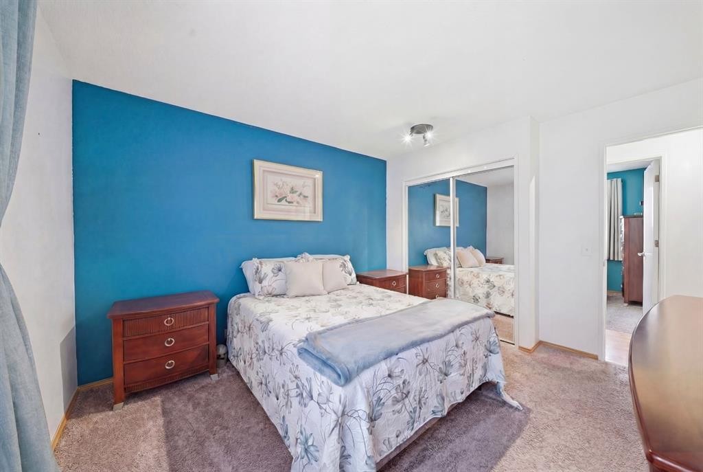336 Whiteview Close Ne, Calgary, AB - Indoor Photo Showing Bedroom