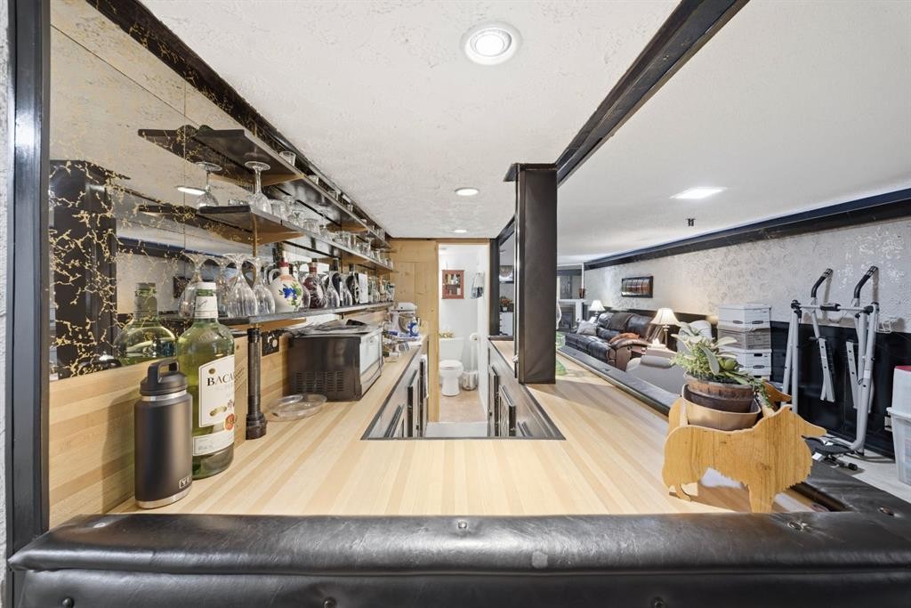 336 Whiteview Close Ne, Calgary, AB - Indoor Photo Showing Other Room