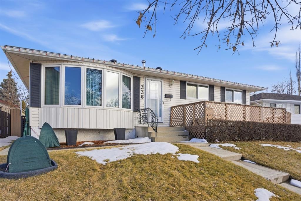 336 Whiteview Close Ne, Calgary, AB - Outdoor With Deck Patio Veranda