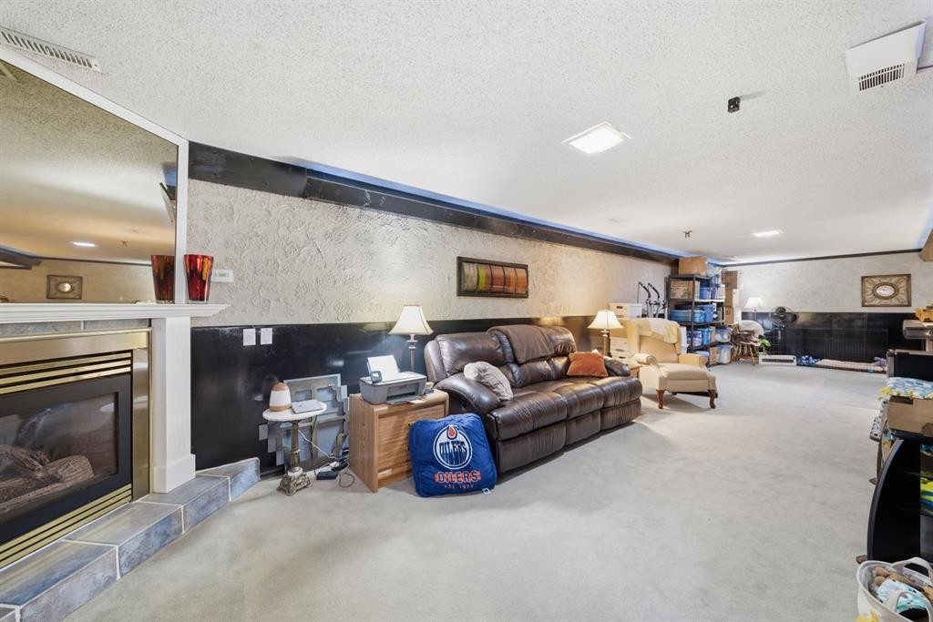 336 Whiteview Close Ne, Calgary, AB - Indoor With Fireplace