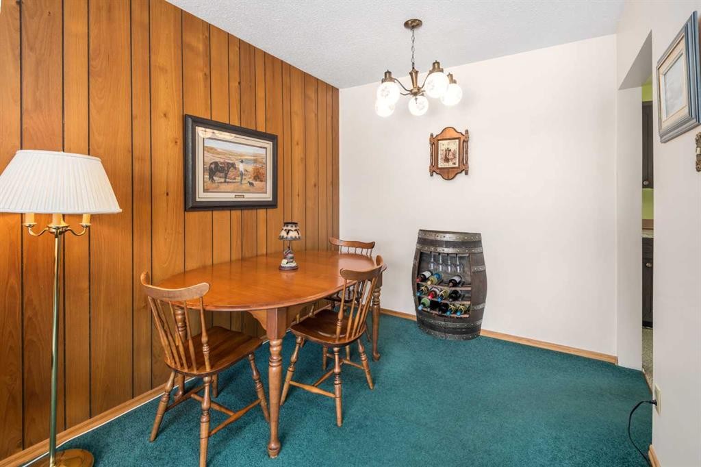 5039 Nemiskam Road Nw, Calgary, AB - Indoor Photo Showing Dining Room