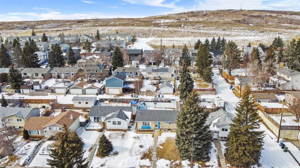 5039 Nemiskam Road Nw, Calgary, AB - Outdoor With View