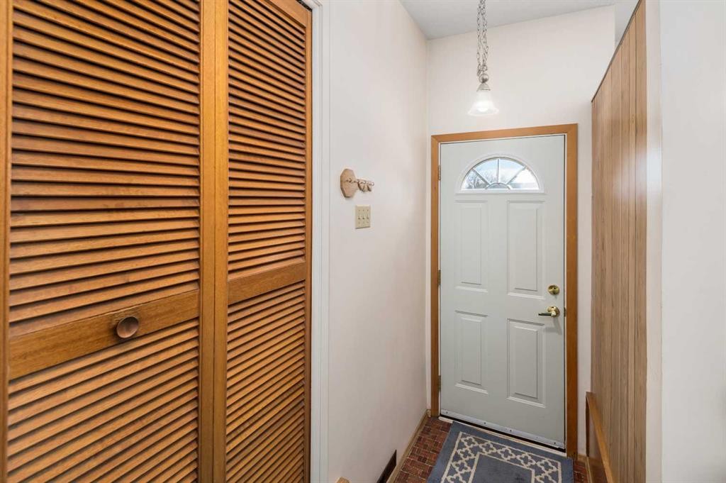 5039 Nemiskam Road Nw, Calgary, AB - Indoor Photo Showing Other Room