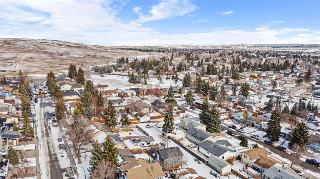 5039 Nemiskam Road Nw, Calgary, AB - Outdoor With View