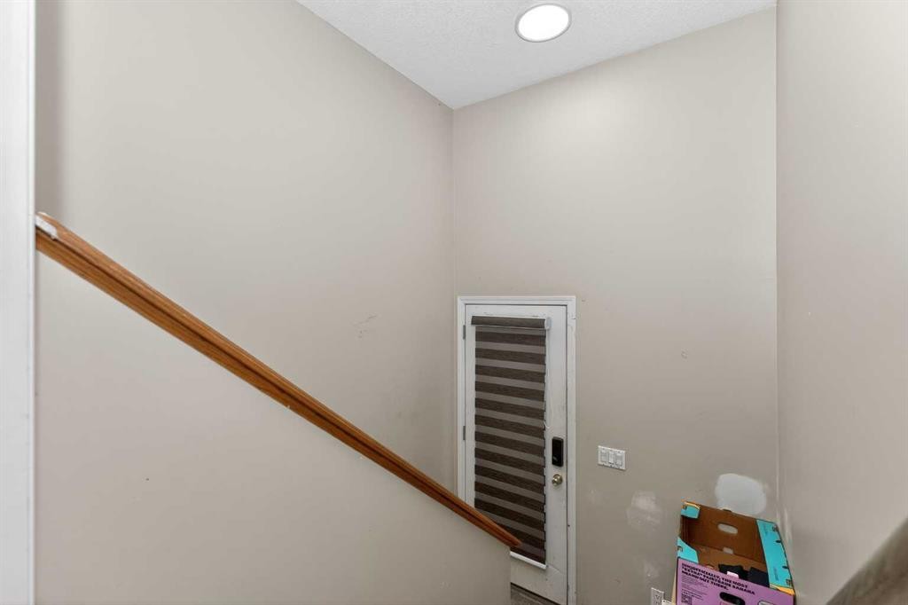 246 Saddlebrook Way Ne, Calgary, AB - Indoor Photo Showing Other Room