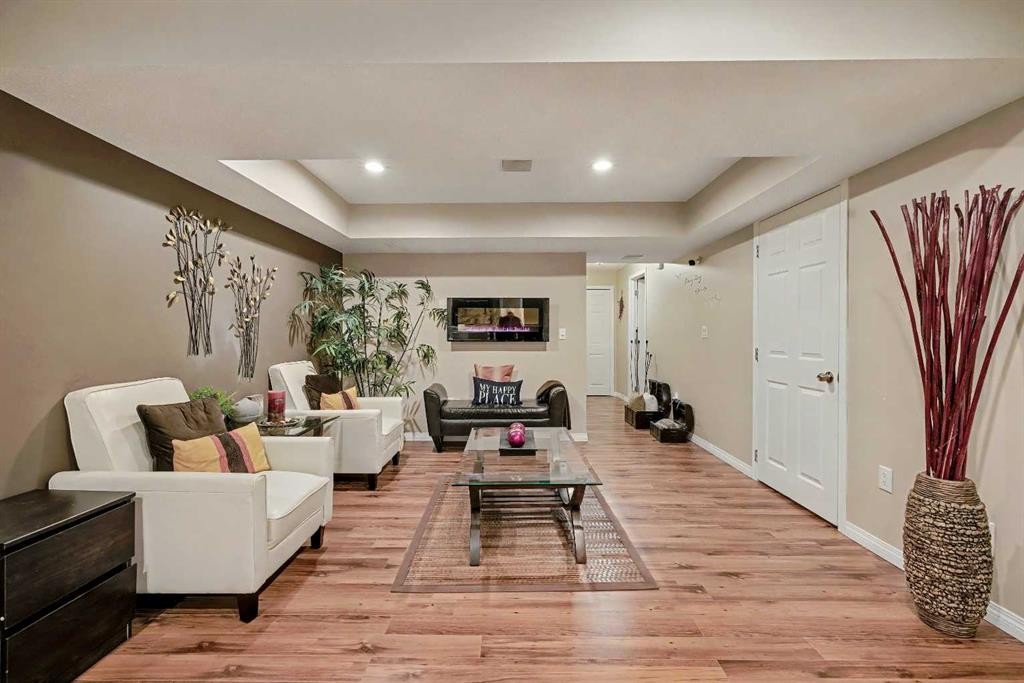 12 Tarawood Grove Ne, Calgary, AB - Indoor