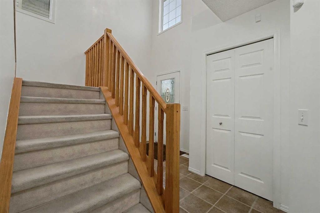 12 Tarawood Grove Ne, Calgary, AB - Indoor Photo Showing Other Room