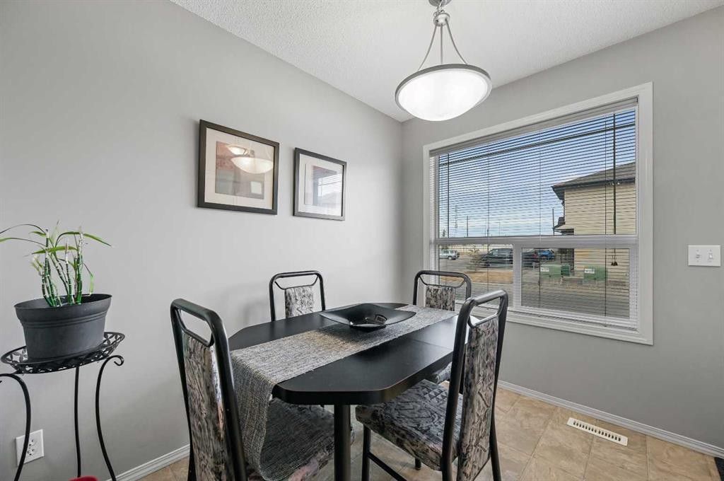165 Saddlebrook Point Ne, Calgary, AB - Indoor Photo Showing Dining Room