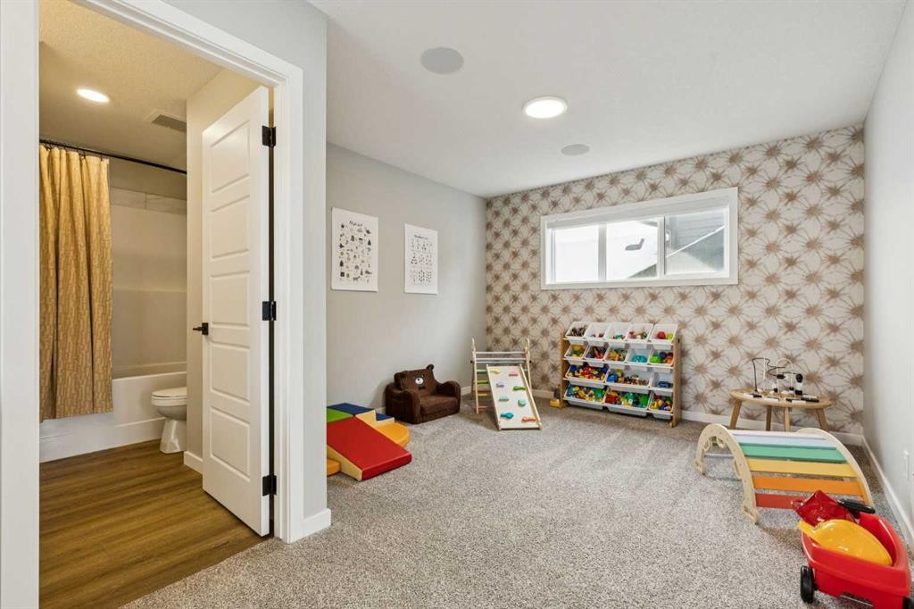 103 Saddlebred Link, Cochrane, AB - Indoor Photo Showing Other Room