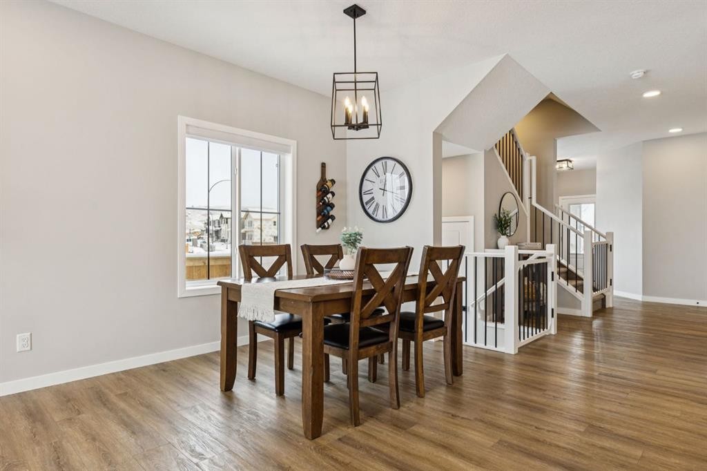 103 Saddlebred Link, Cochrane, AB - Indoor Photo Showing Dining Room