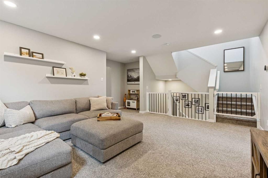 103 Saddlebred Link, Cochrane, AB - Indoor