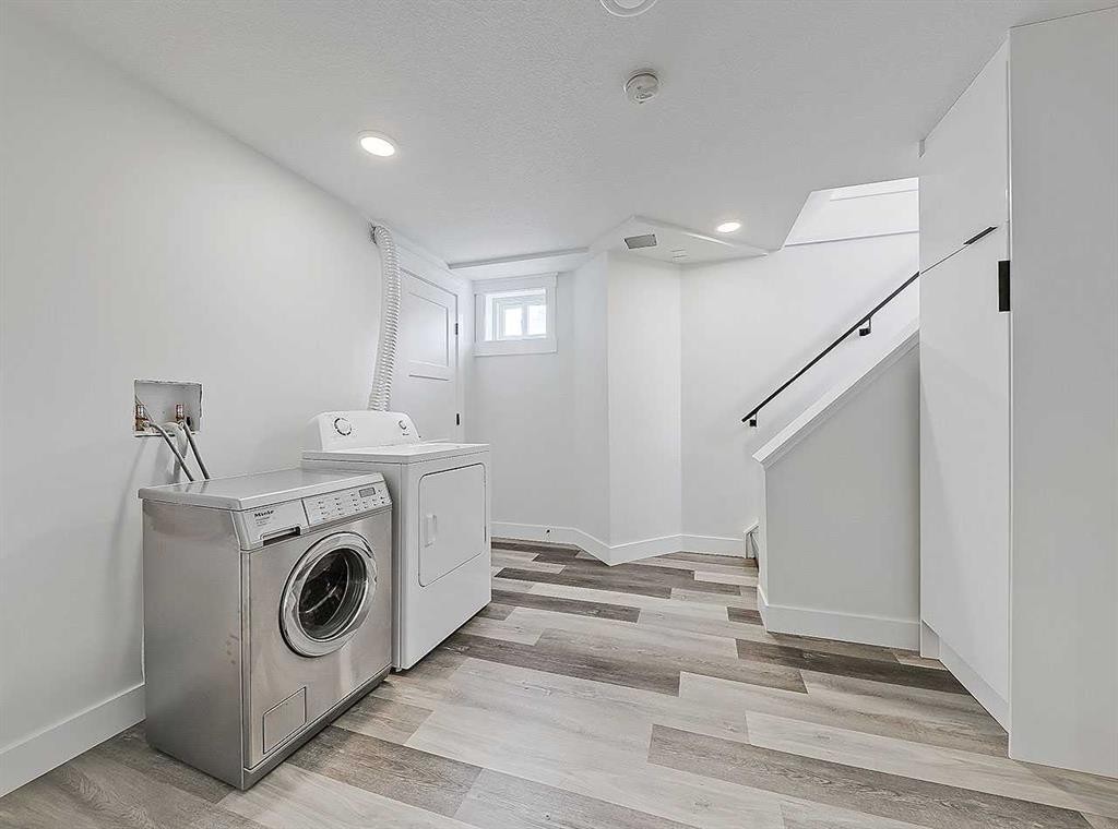 23 Cambrian Drive Nw, Calgary, AB - Indoor Photo Showing Laundry Room