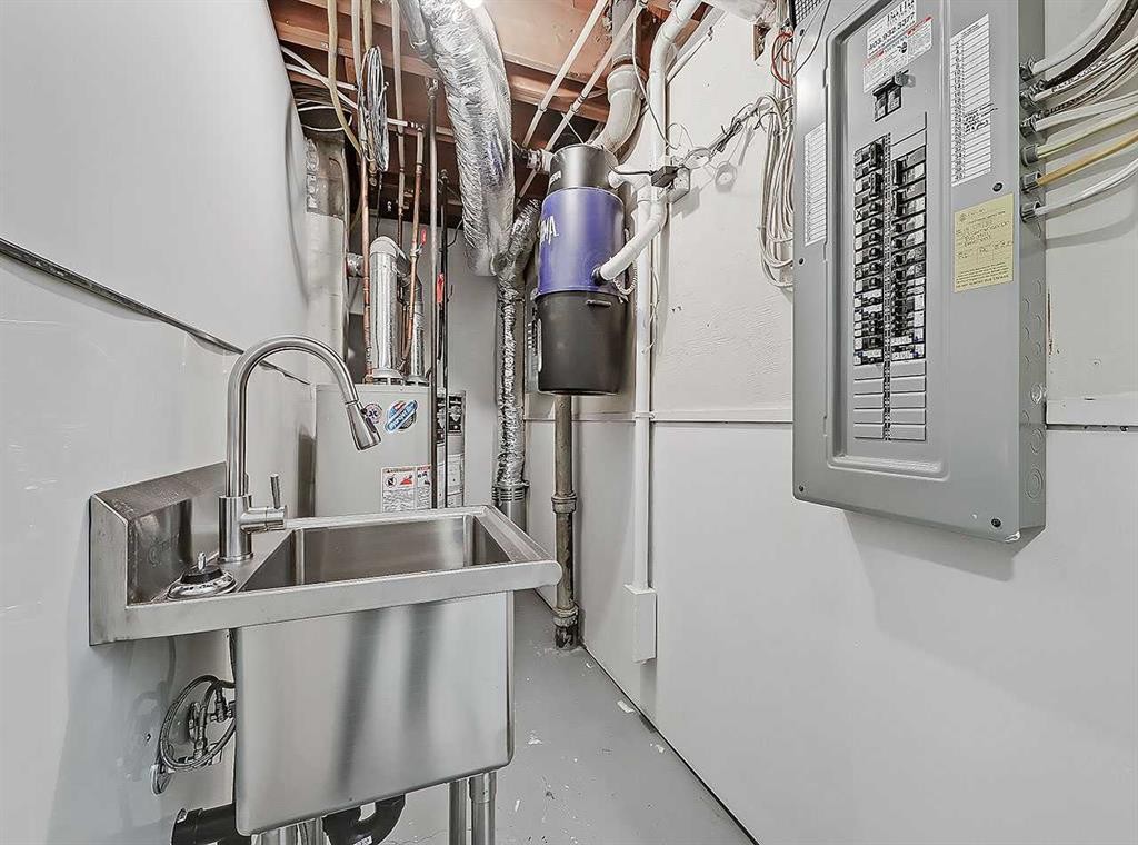 23 Cambrian Drive Nw, Calgary, AB - Indoor Photo Showing Basement