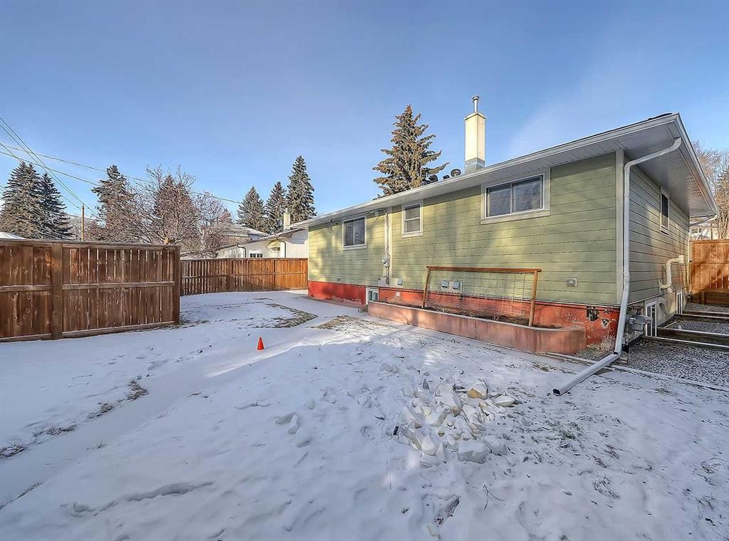 23 Cambrian Drive Nw, Calgary, AB - Outdoor