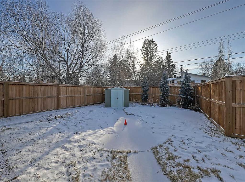 23 Cambrian Drive Nw, Calgary, AB - Outdoor
