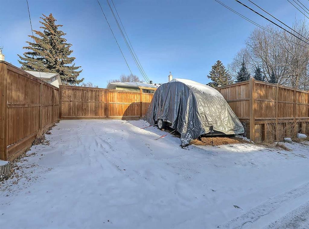 23 Cambrian Drive Nw, Calgary, AB - Outdoor