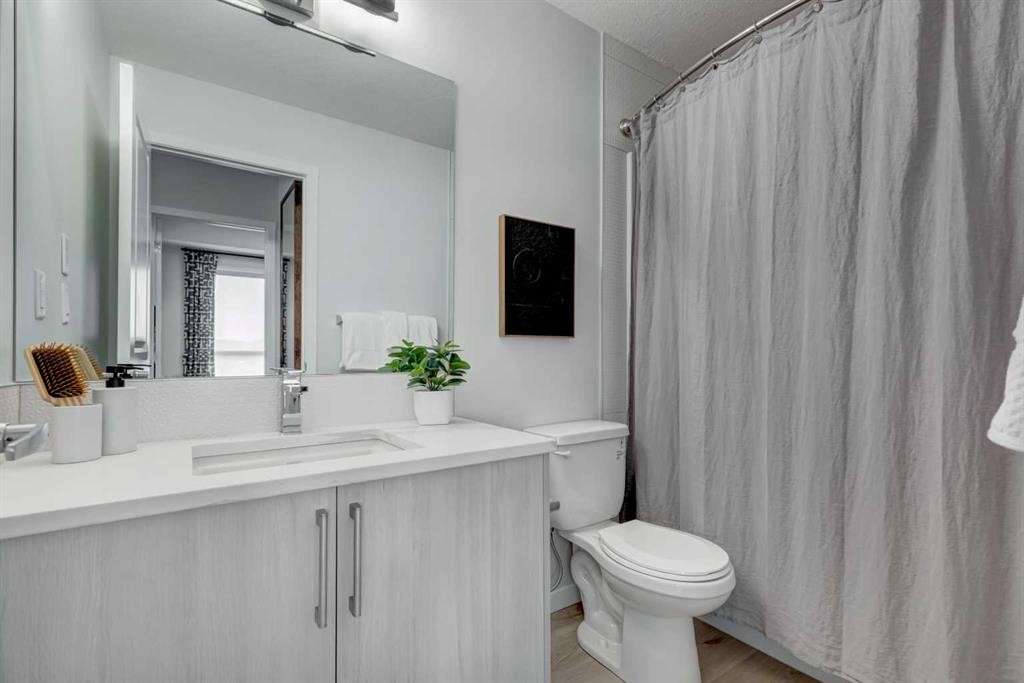 2111-20295 Seton Way Se, Calgary, AB - Indoor Photo Showing Bathroom