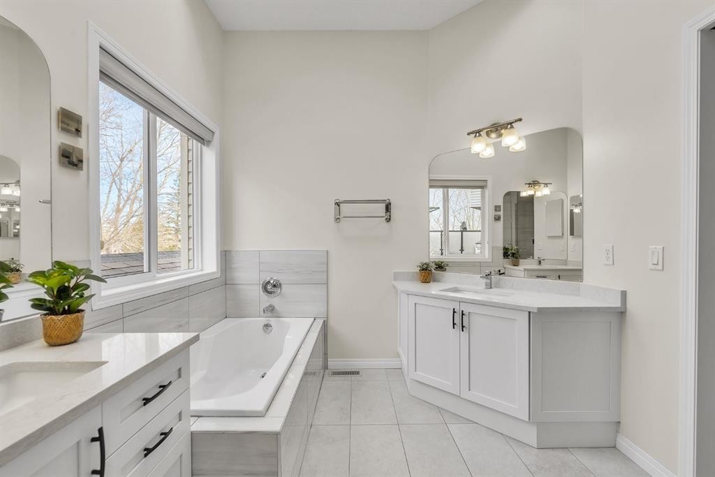 151 Hawkmere View, Chestermere, AB - Indoor Photo Showing Bathroom