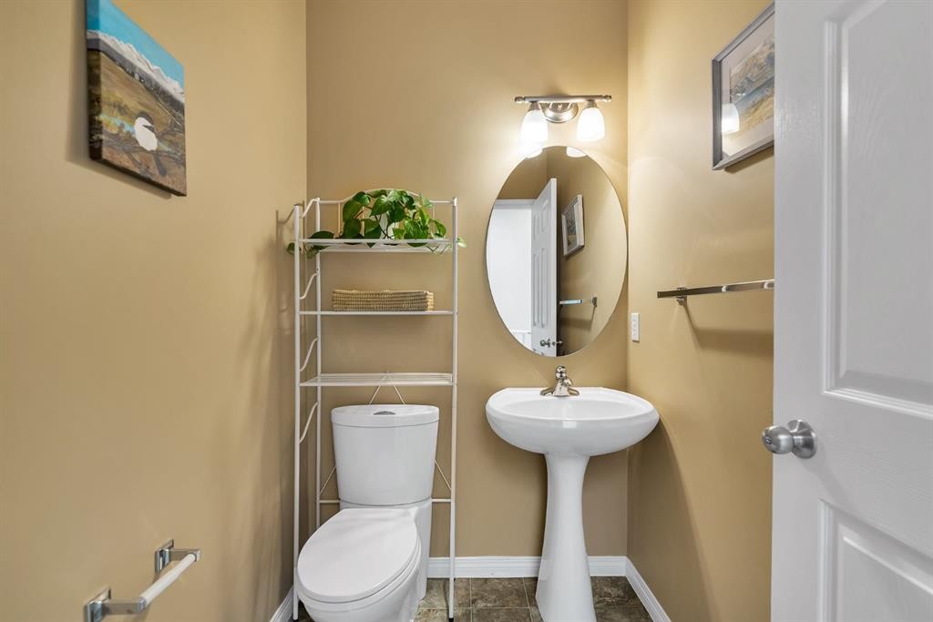 151 Hawkmere View, Chestermere, AB - Indoor Photo Showing Bathroom