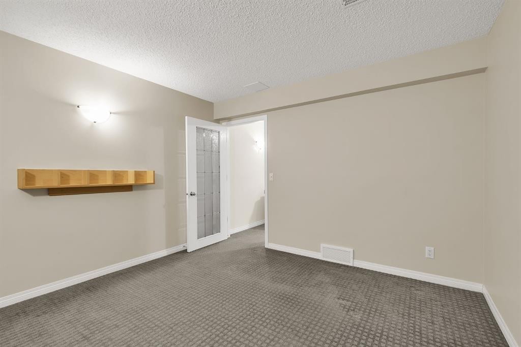 151 Hawkmere View, Chestermere, AB - Indoor Photo Showing Other Room