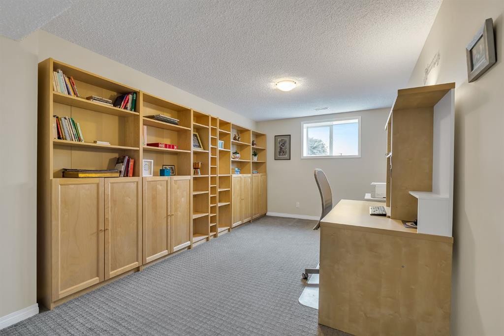 151 Hawkmere View, Chestermere, AB - Indoor Photo Showing Other Room