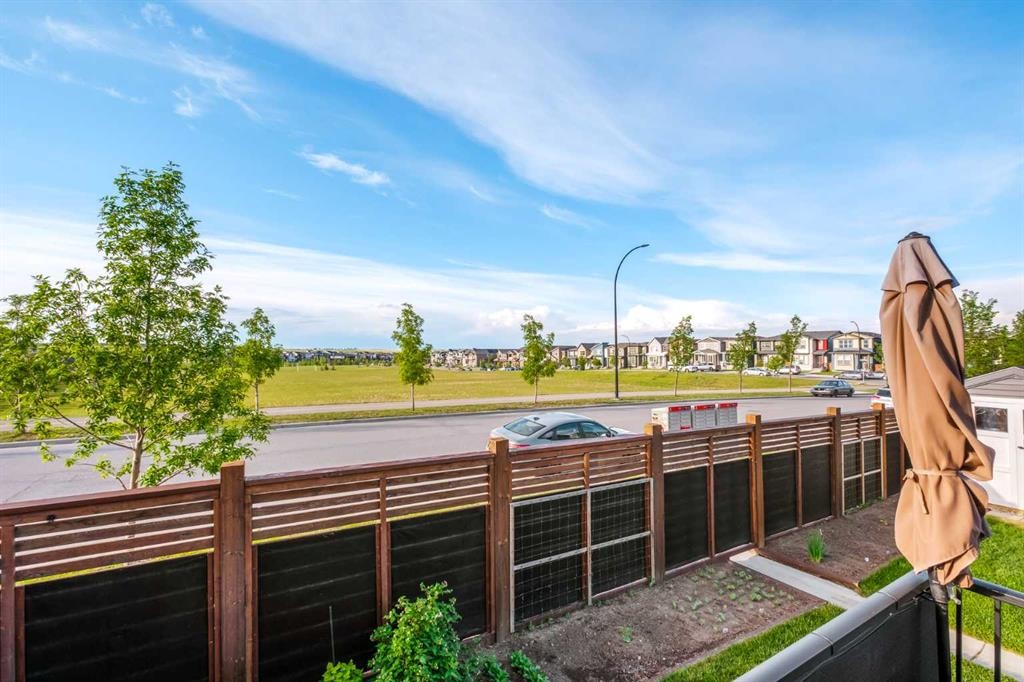 78 Livingston Gate Ne, Calgary, AB - Outdoor