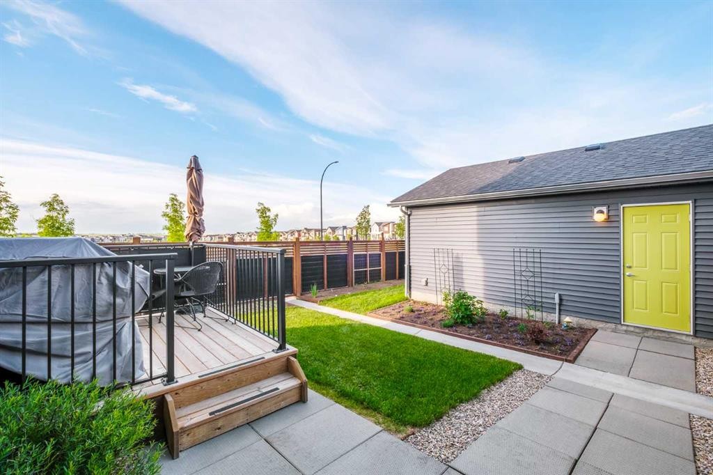 78 Livingston Gate Ne, Calgary, AB - Outdoor