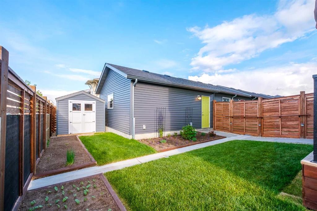 78 Livingston Gate Ne, Calgary, AB - Outdoor