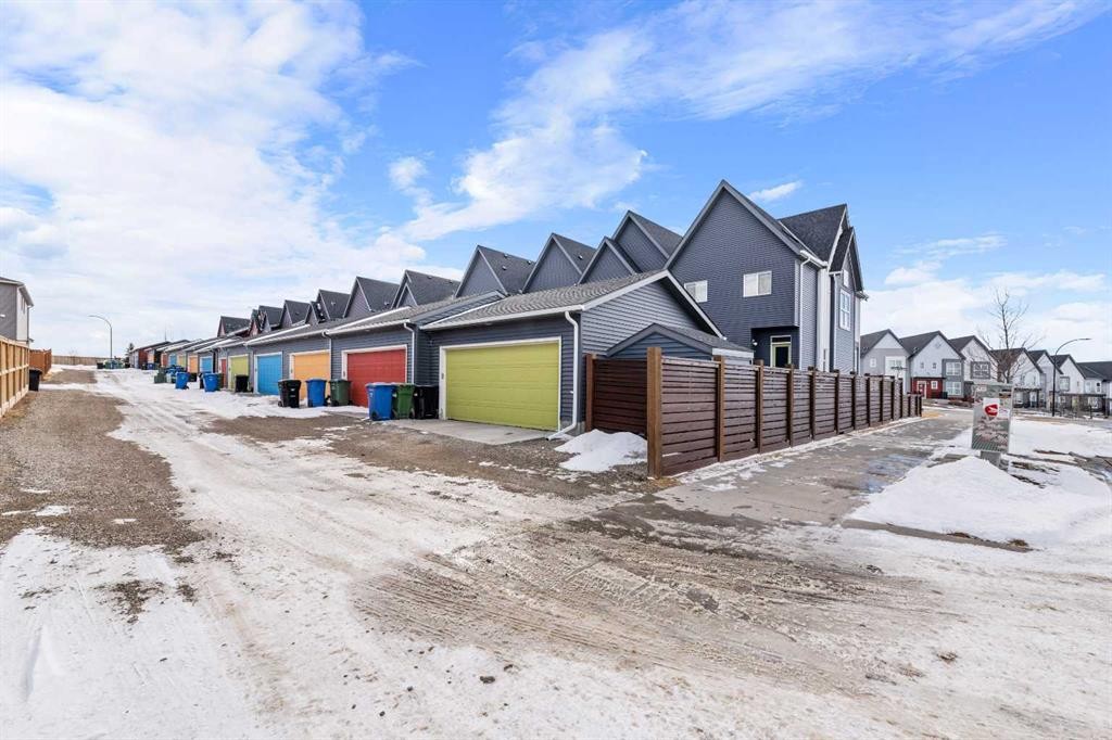 78 Livingston Gate Ne, Calgary, AB - Outdoor